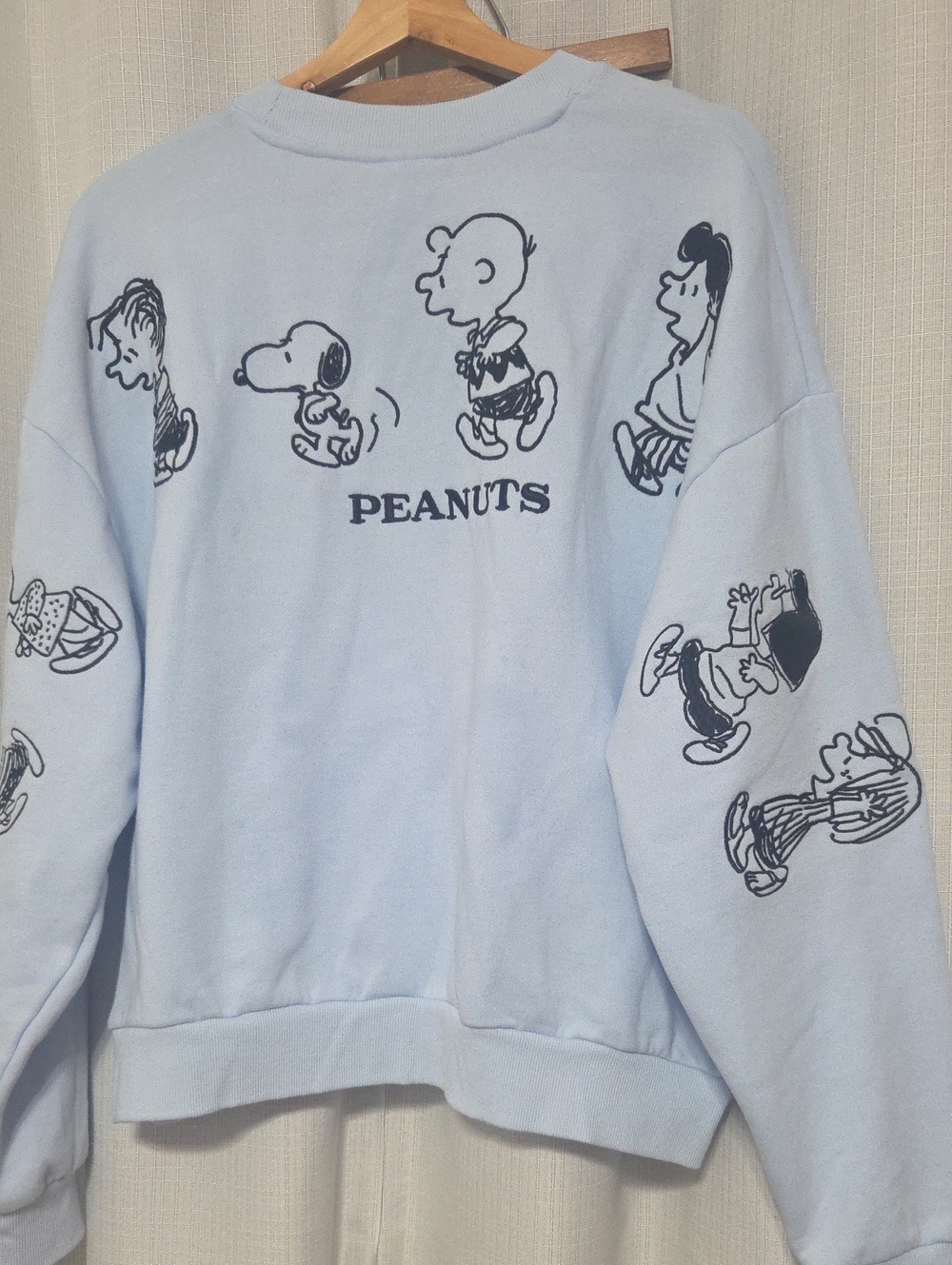 Peanuts Light Blue Crewneck with Snoopy & Red Doghouse-Embroidred - Picture 6 of 12